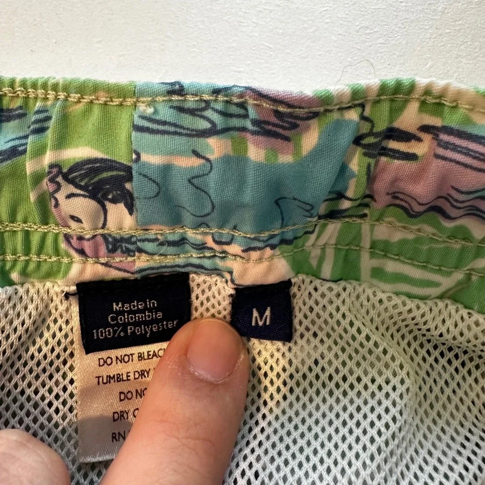 Vineyard Vines AOP Men Parrot Print Swim Trunks Size Med Board Shorts Summer